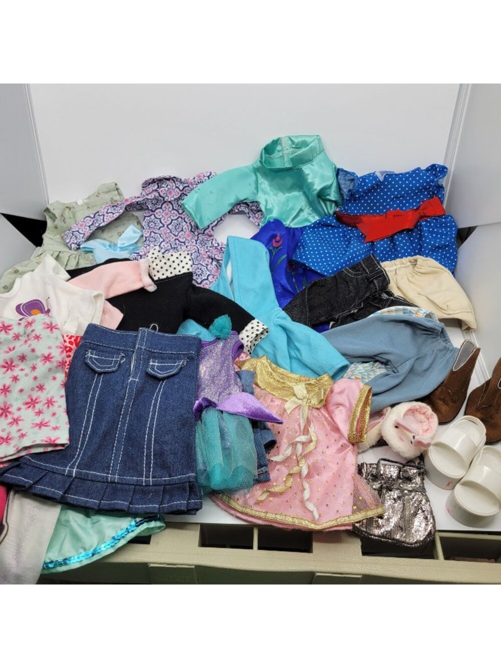 18" Doll Clothes, Shoes, and Accessories - fits American Girl Dolls - 28 Pieces